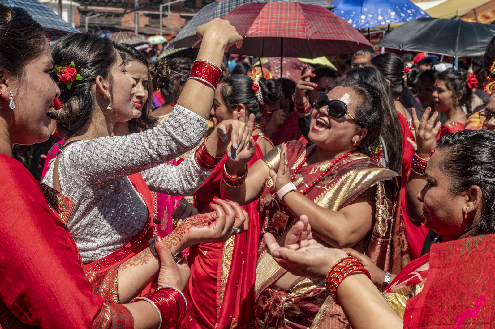 teej_festival_a-warm-heart_53207437488_o